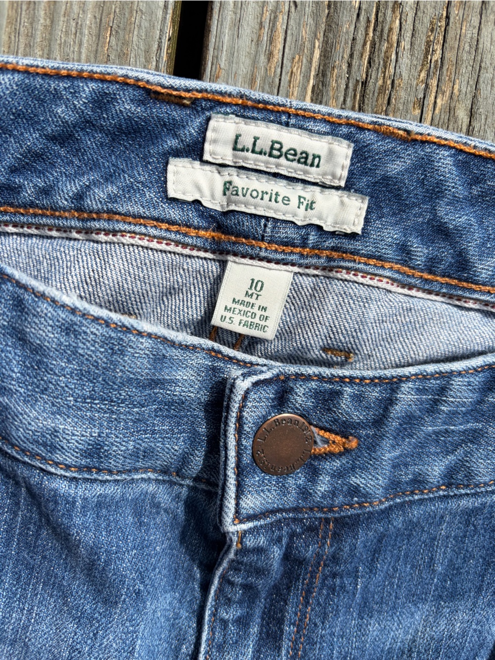 L.L. Bean Medium Blue Flare Jeans 10MT Favorite Fit - Picture 12 of 12